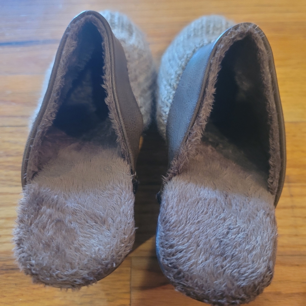 Muk Luks Kameryn Brown Sweater Mules size 38/8 - Picture 4 of 8